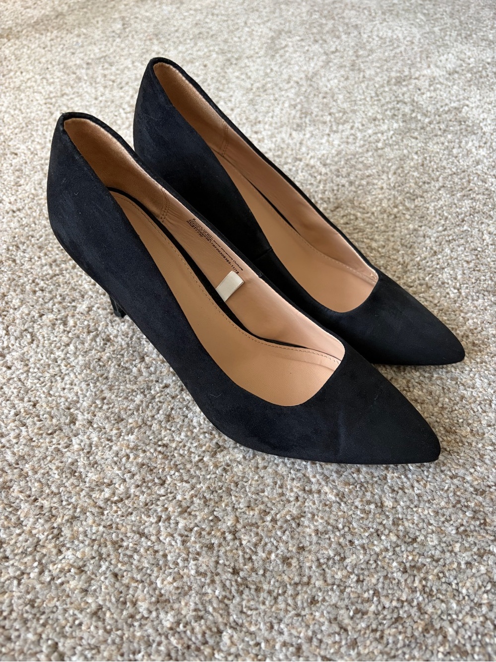 Classic Velvet Black Pointed-Toe Women’s Pumps